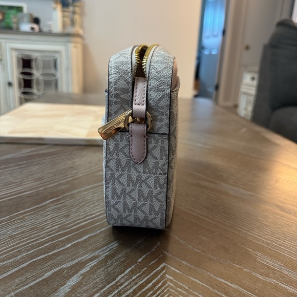 Michael Kors Pink and Gray Crossbody Bag - Picture 4 of 7
